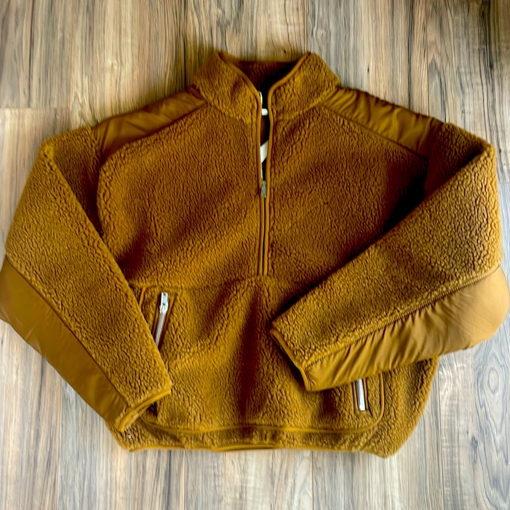 Madewell half zip fleece jacket. Size medium. New with tags